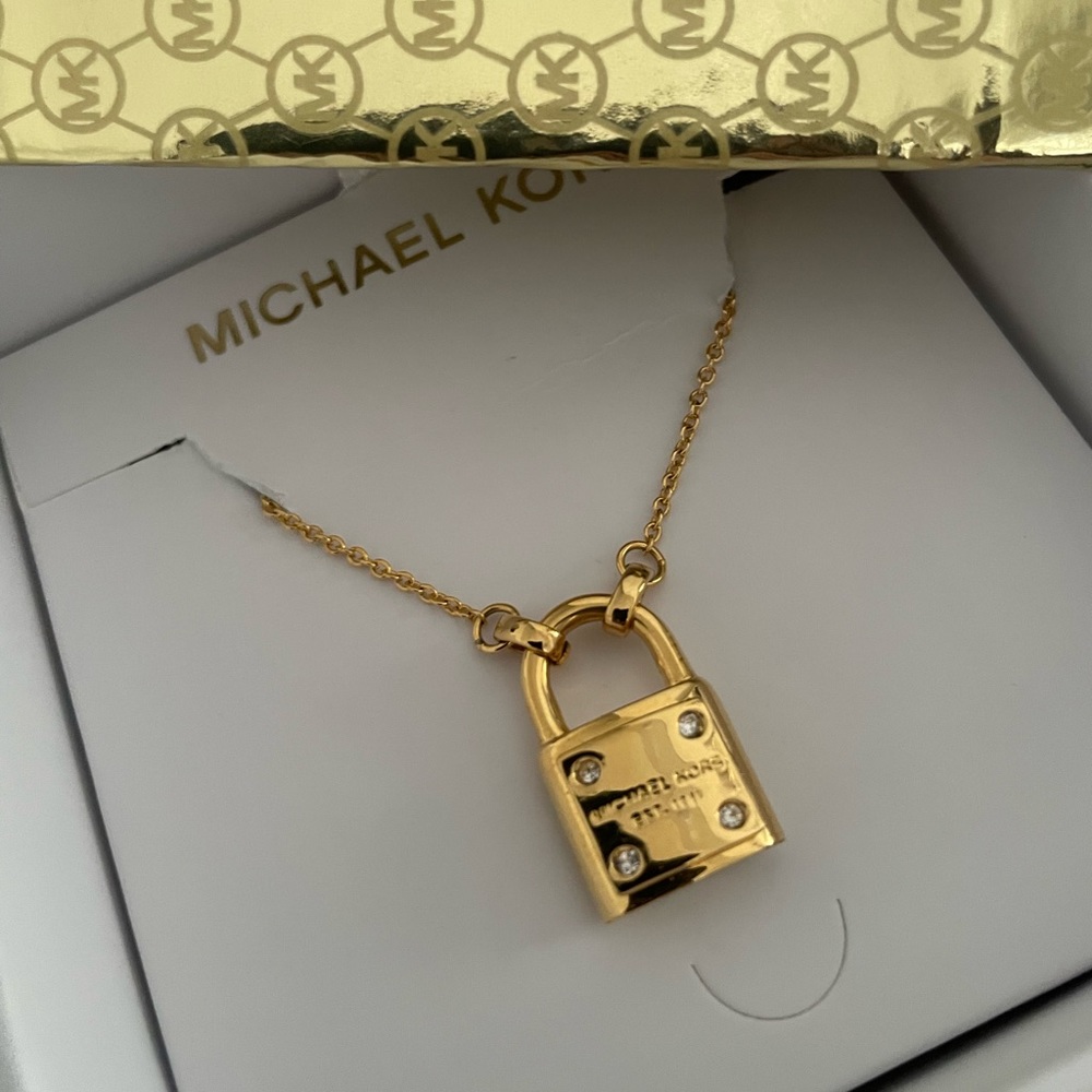 Michael Kors Trademark Lock Necklace 🏷